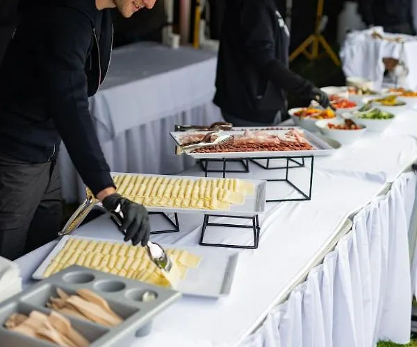 Gptents In Luxe tent Spa